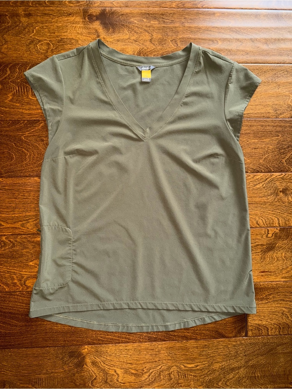 Eddie Bauer Shirt Womens S Olive Green Travex Short Sleeve V-neck Hike Outdoor